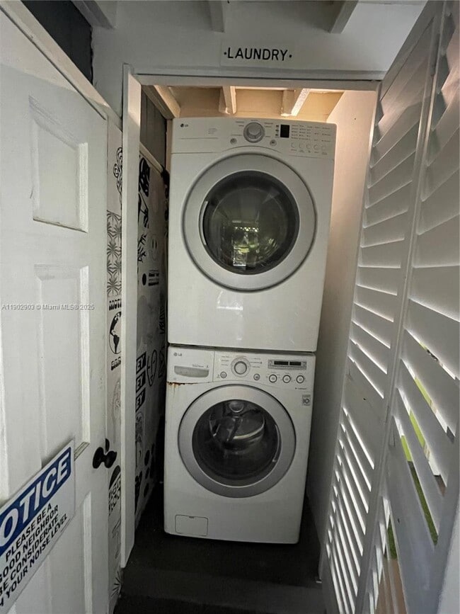 Photo - 1313 NE 3rd St Unidad Studio