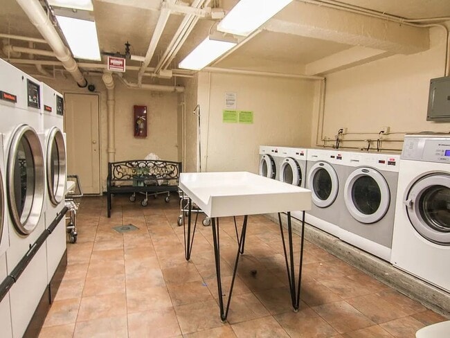 Photo - 88-10 34th Ave Unidad 5D