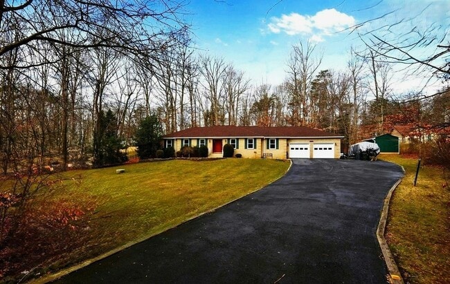 13440 Carriage Hill Dr