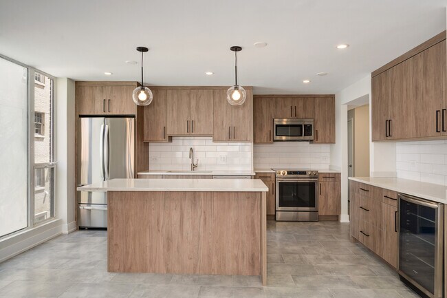 Photo - 227 E Walton Pl Unidad 8E