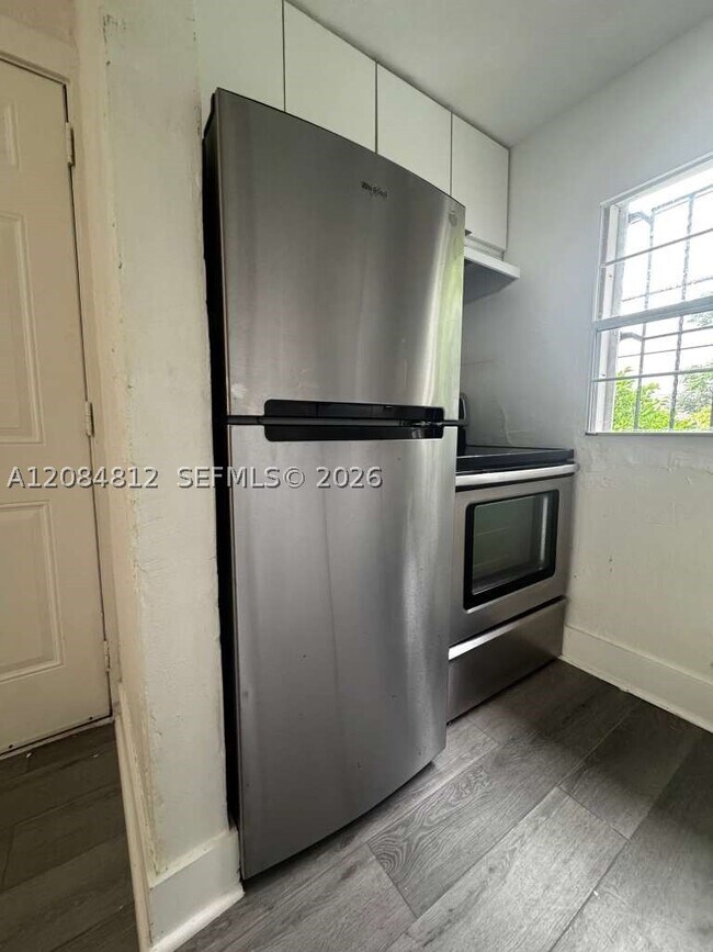 Photo - 1121 NW 40th St Unit 4