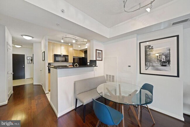 Photo - 851 N Glebe Rd Unit 209