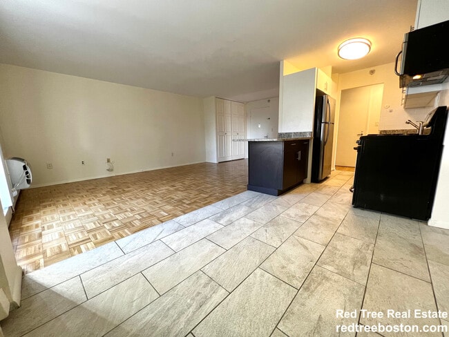 175 Freeman St Unit 620