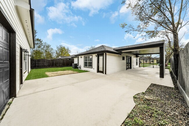 Photo - 7647 Greendowns St