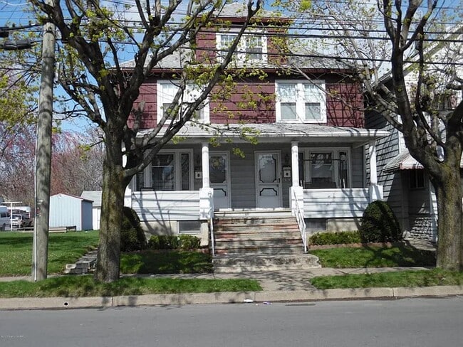 Building Photo - 561 Northampton St