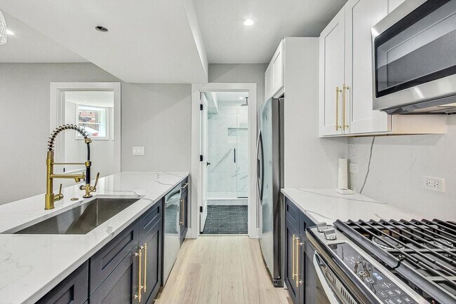 Photo - 2451 N Albany Ave Unit G