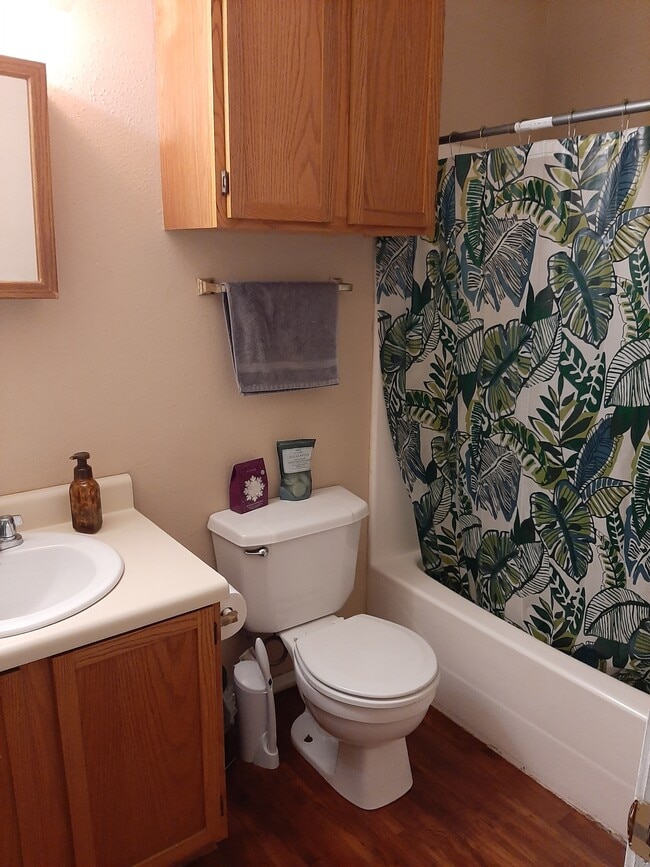 Photo - 124 W Maple Ave
