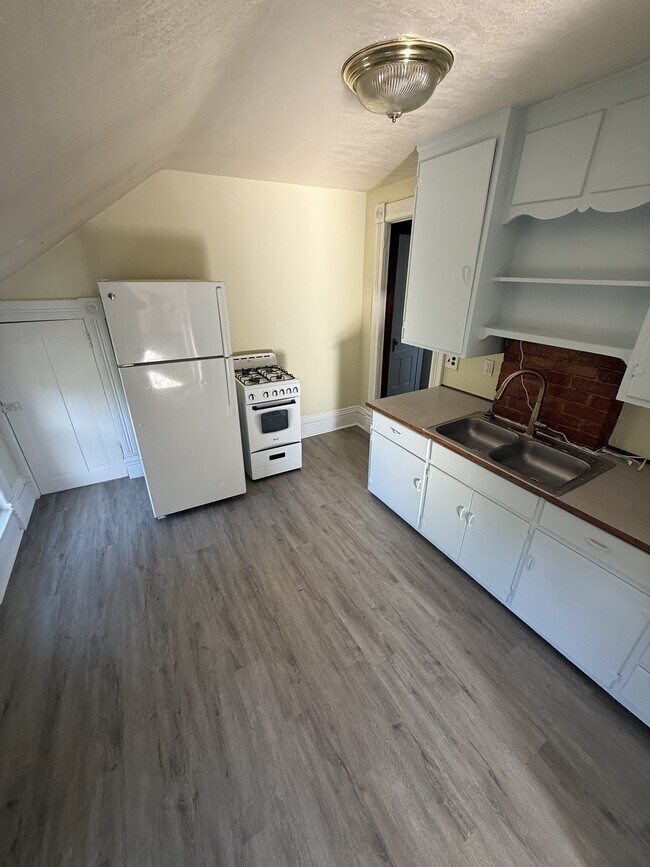 52 N West St Unit 3