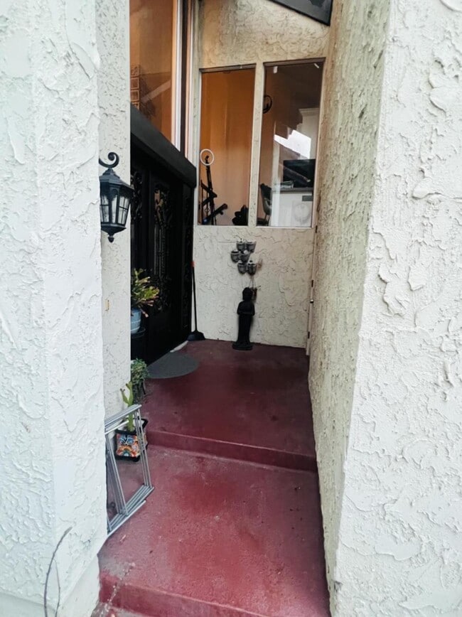 Photo - 659 W Terrylynn Pl