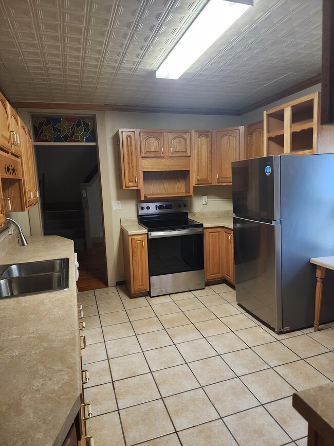 Photo - 1593 White St