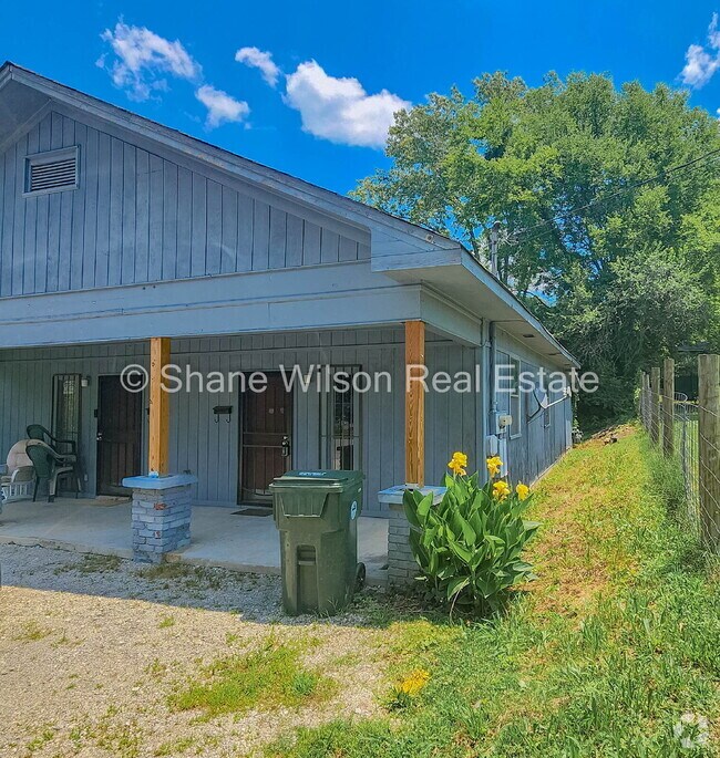 Building Photo - "Cozy Retreat in Chattanooga!" Unit B Rental