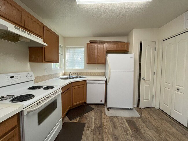Photo - Bright 2-Bedroom Condo with Laminate Floor...