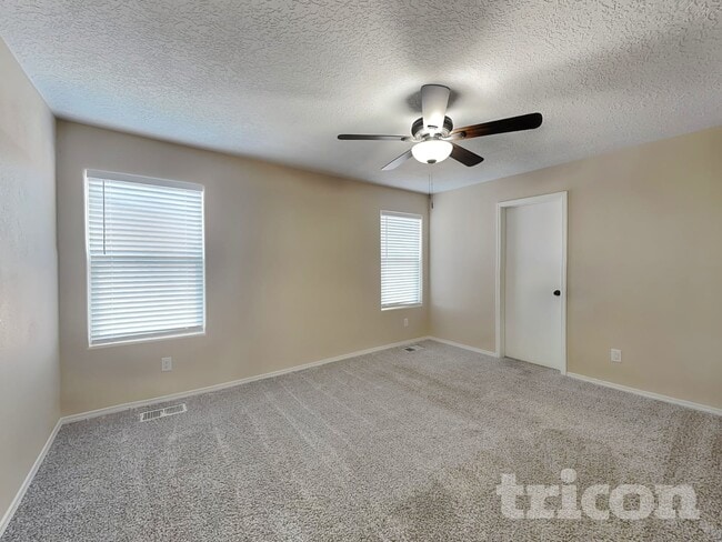 Photo - 2757 Wilder Loop Northeast