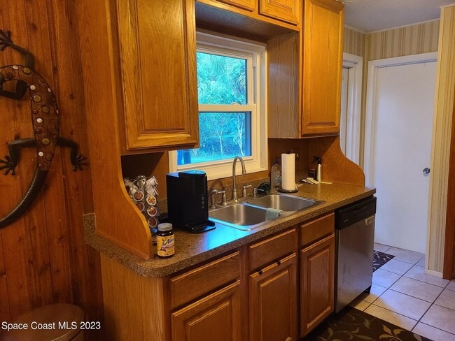 Photo - 212 Gainey Ln