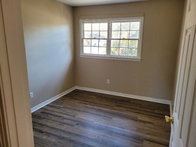 Photo - 3 bed 1 bath for rent