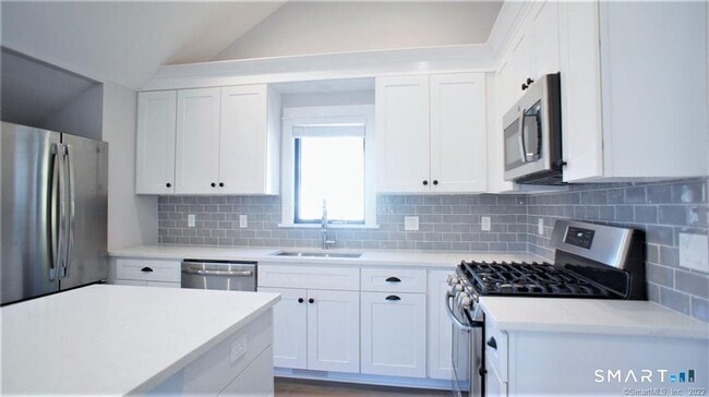 Photo - 26 Lounsbury Ave Unidad 2