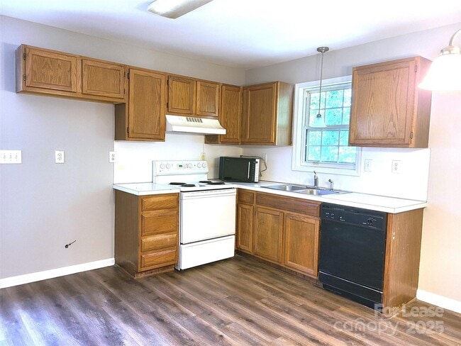 Photo - 8149 Westbourne Dr