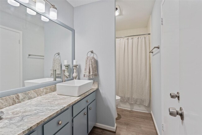 Photo - 12500 Melville Dr