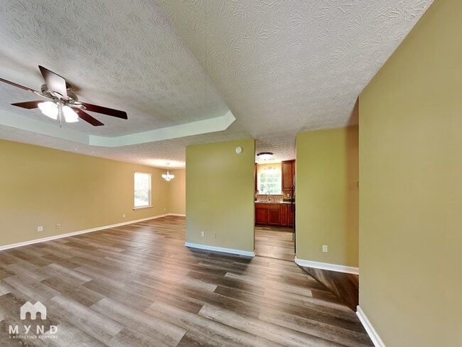 Photo - 566 South St