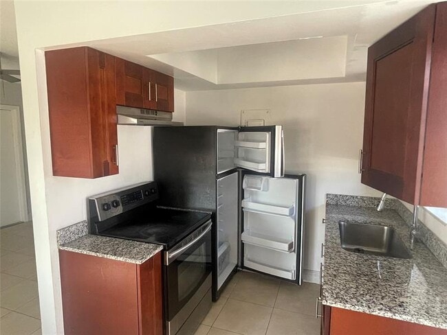 Photo - 363 SW 15th St Unit 4