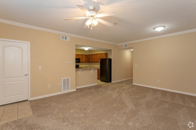 2BR, 2BA - 1,450 SF
