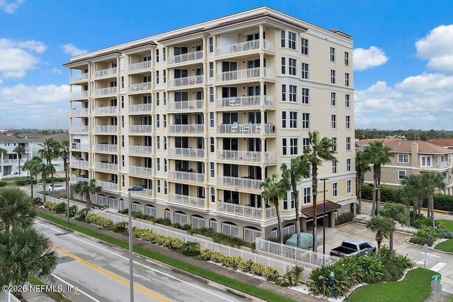 Building Photo - 1126 1st St N Unit 205