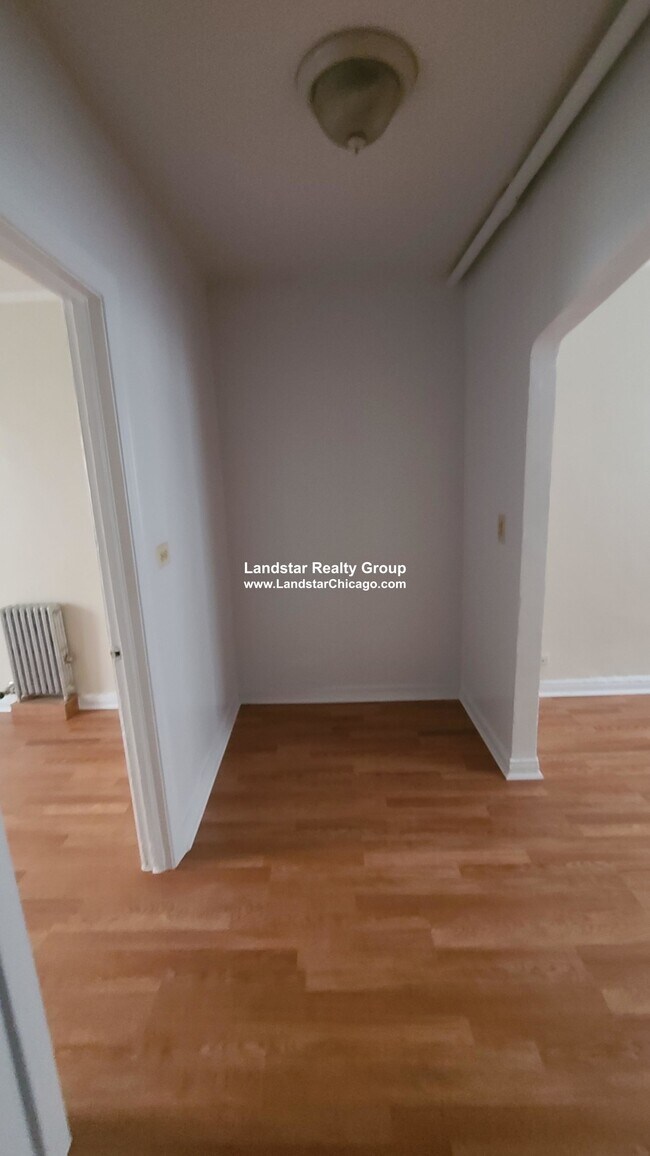 Photo - 6906 N Ravenswood Ave Unidad G