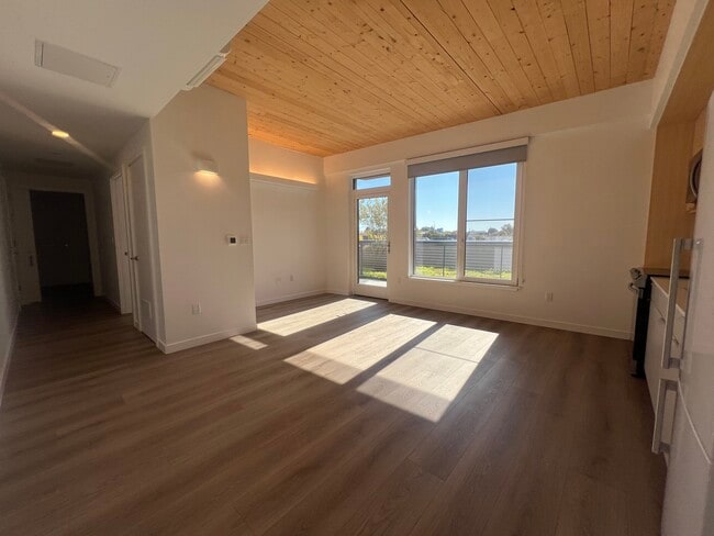 Photo - 154 Broadway Unit 408