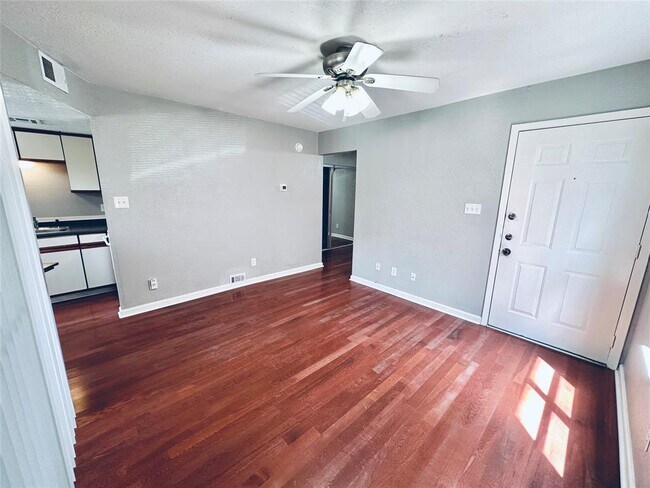 Photo - 2500 Burleson Rd Unit 209