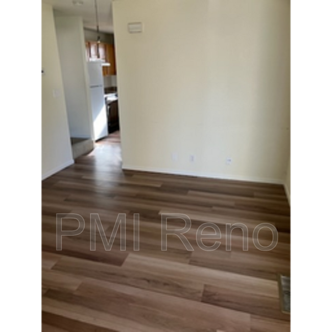 Photo - 415 E 7th St Unit A