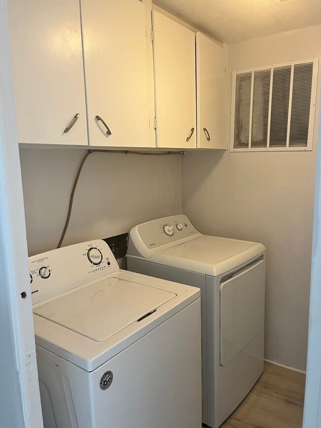 Photo - 355 E 400 S