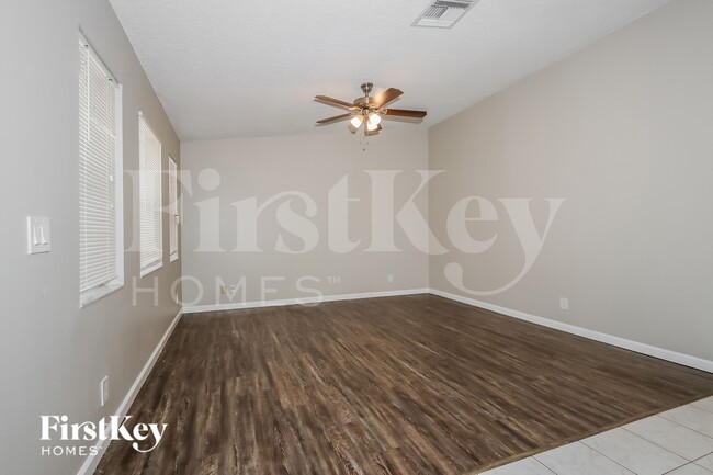 Photo - 525 20th Ave N