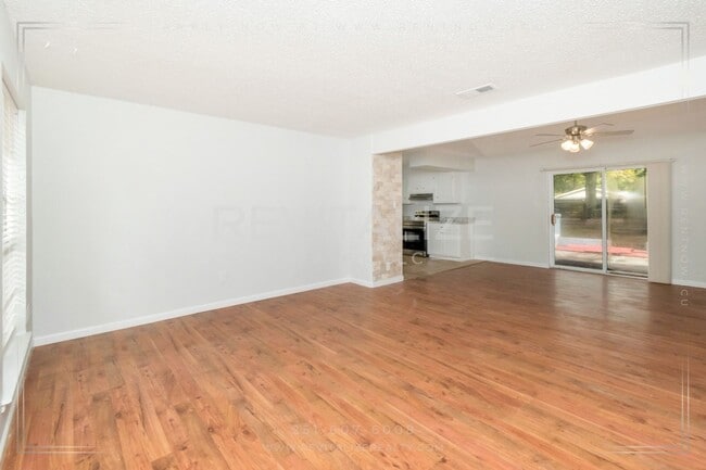 Photo - Newly Renovated 3 Bed 2 Bath Home in Theodore!