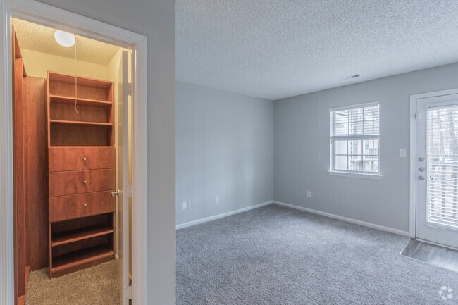 2BR,2BA,-975SF Classic