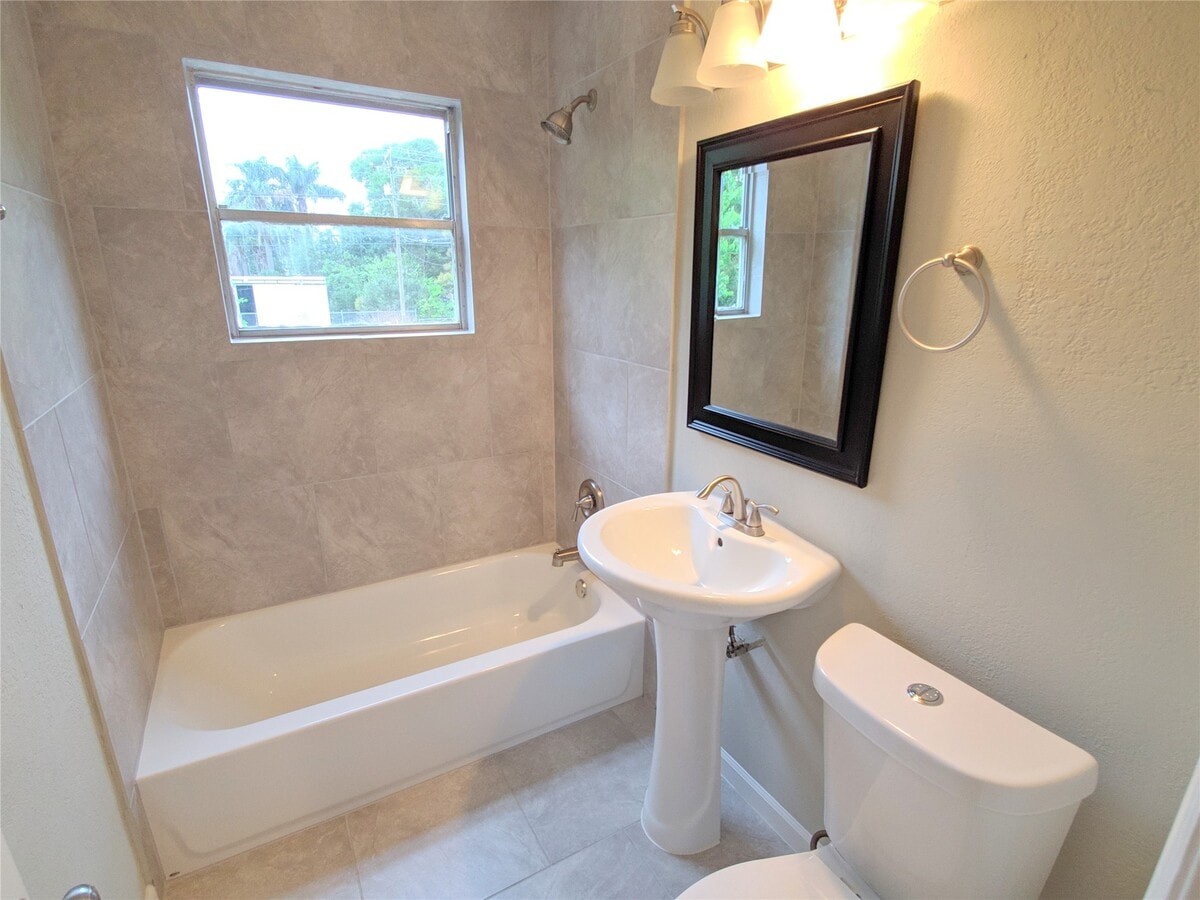 Photo - 505 13th St N