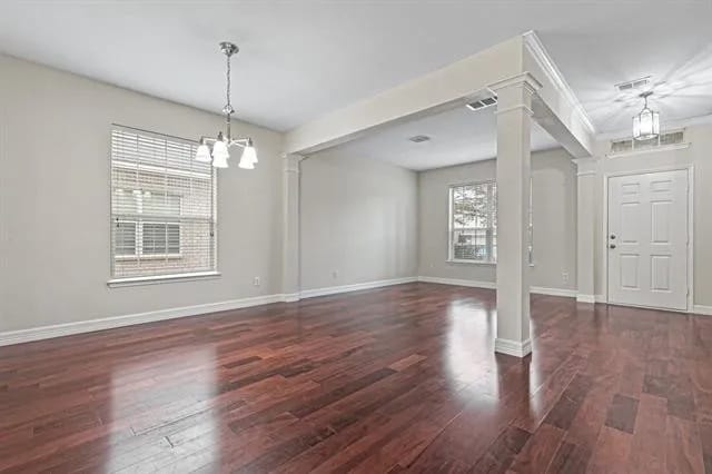 living area - 211 Mulberry Dr