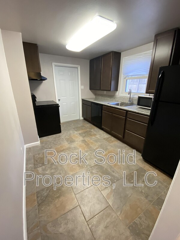 Photo - 2020 Dunn Ave