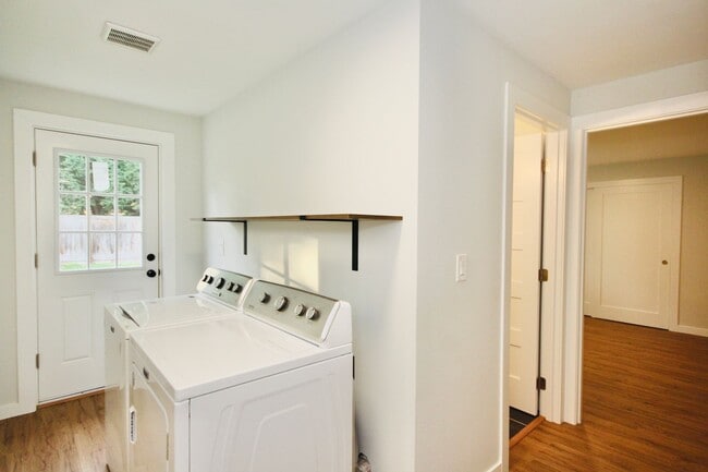 Photo - Beautifully Updated 1bd/1ba Sumner Duplex!