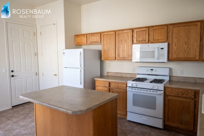 Building Photo - 5935 N Talbot Dr