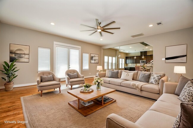 Photo - 955 W 24th St