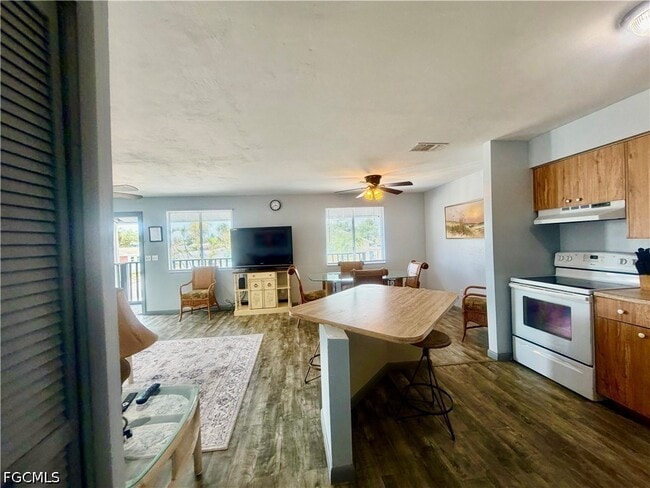Photo - 200 Mid Island Dr