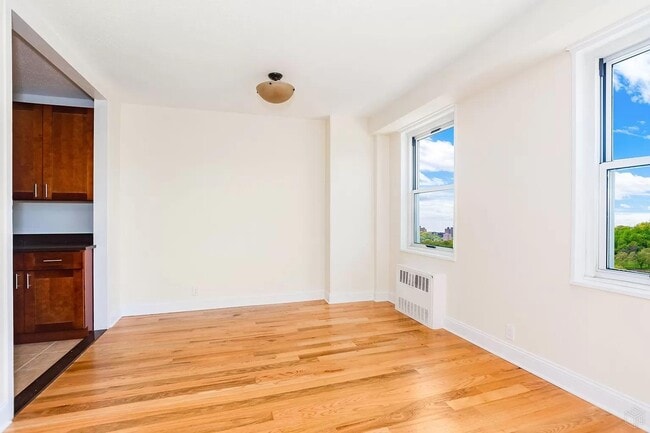 Photo - 2400 Johnson Ave