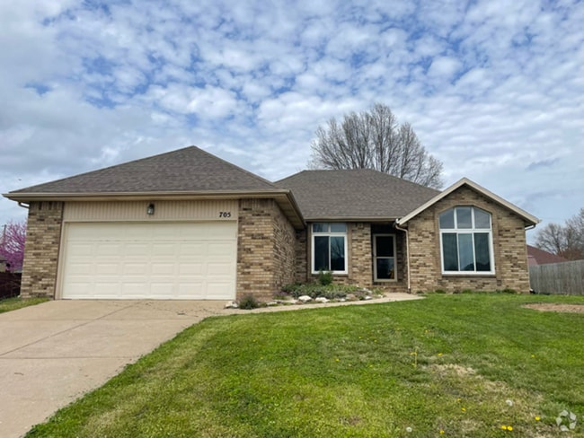 Building Photo - Beautiful Nixa Subdivision Rental