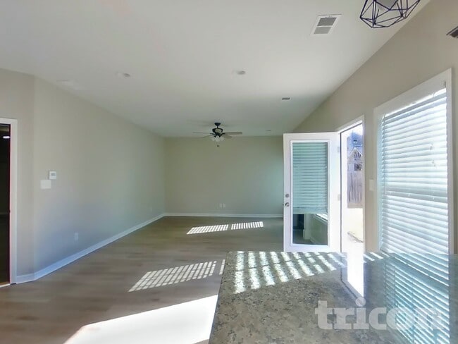 Photo - 26 Hillshire Dr