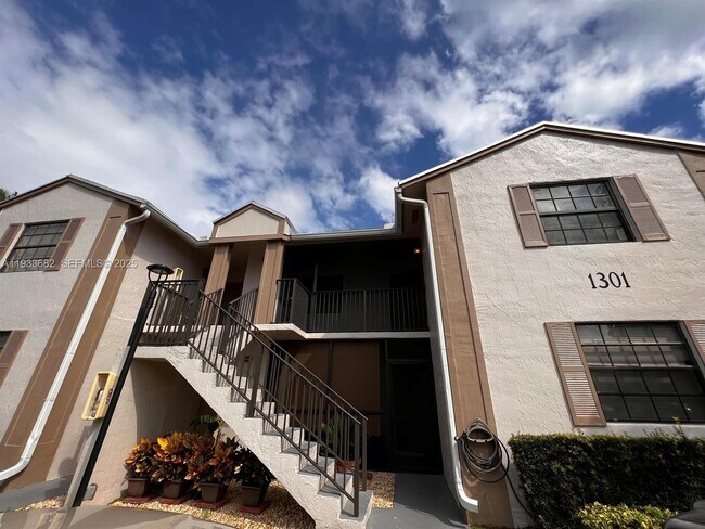 Building Photo - 1301 S Franklin Ave Unit 1301A