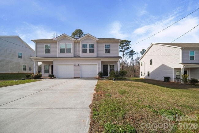 Photo - 715 Lackey St