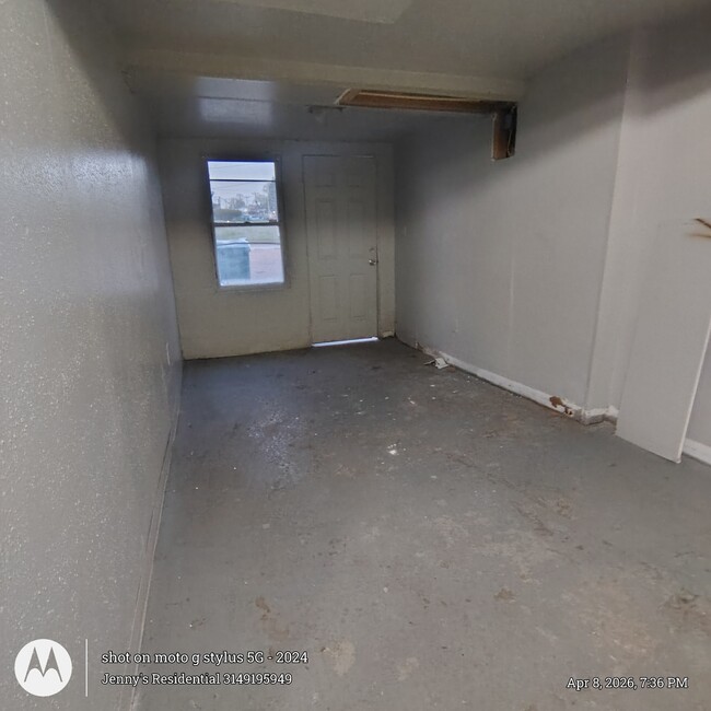 Photo - 6404 Myron Ave
