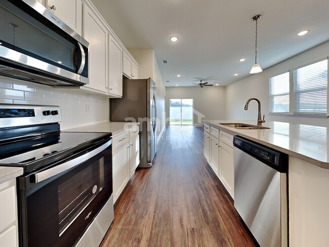 Photo - 76 Elcano Ln