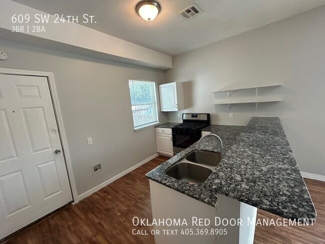Photo - 609 SW 24th St