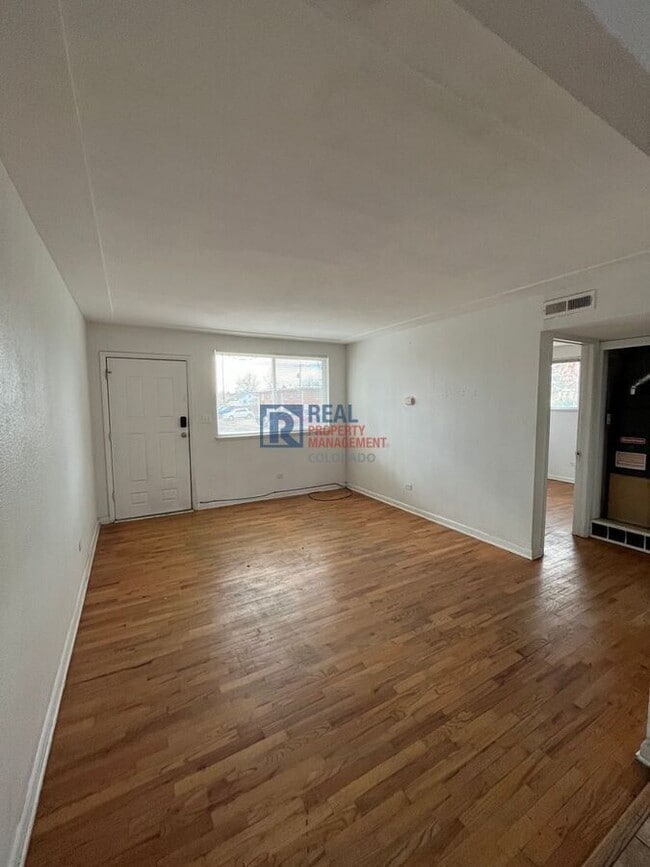 Photo - 5345 W 3rd Pl